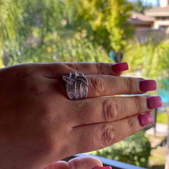 Sterling Silver Large Twisted Diamond Band Ring, BEAUTIFUL RING, SHINY RING. - Picture 7 of 7